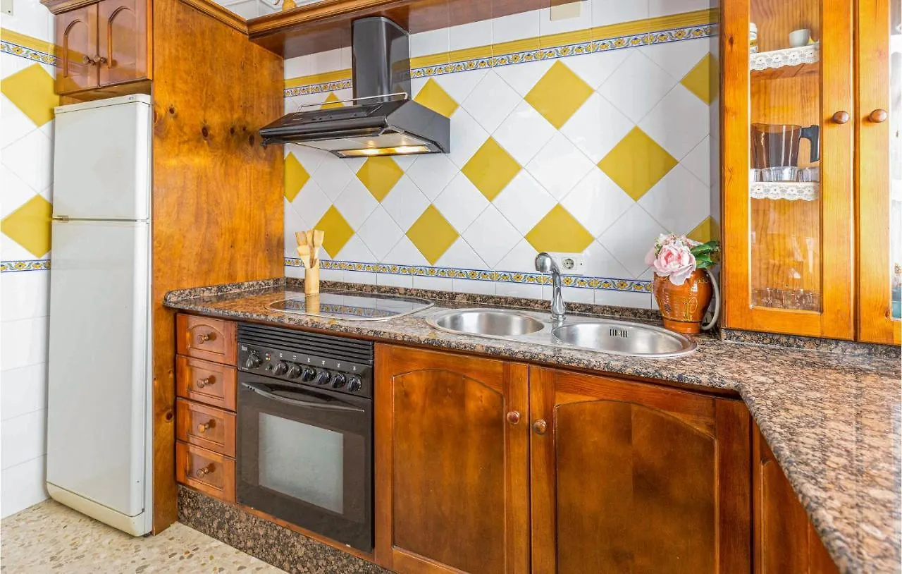 2 Bedroom Cozy Apartment In Conil De La Frontera