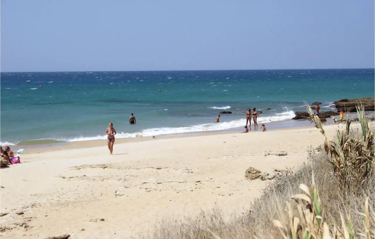 2 Bedroom Cozy Apartment In Conil De La Frontera